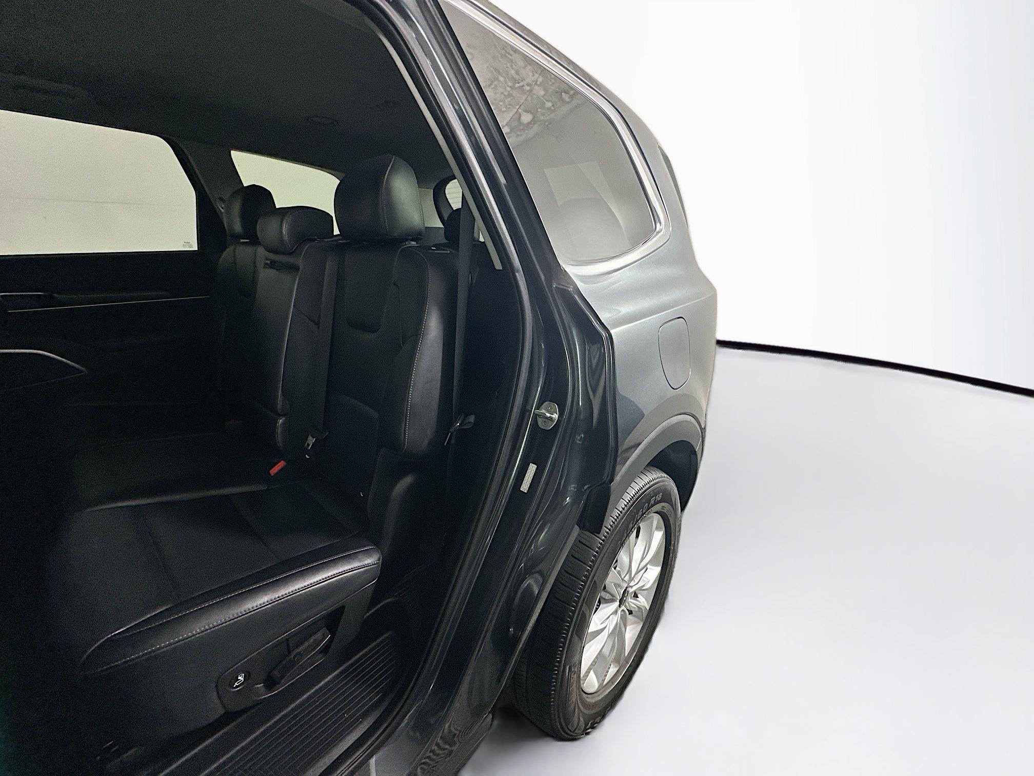 Used 2022 Gravity Grey Kia LX image 26