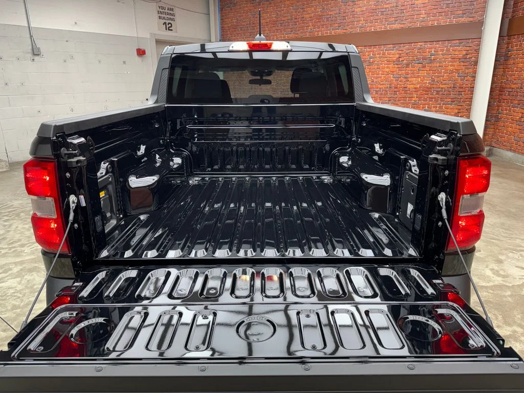 New 2026 Shadow Black Ford XLT image 28