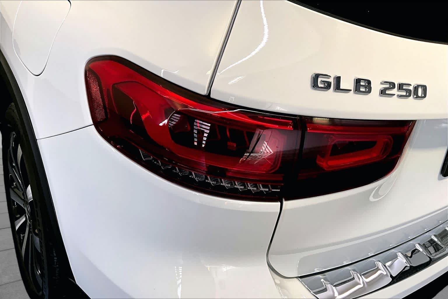 Certified Used 2023 Polar White Mercedes-Benz GLB 250 image 27