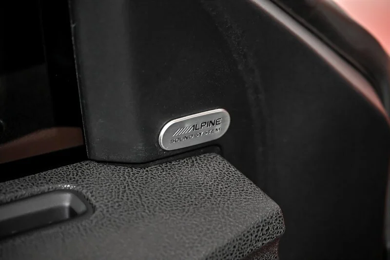 Used 2017 Go Mango Dodge R/T Scat Pack image 15