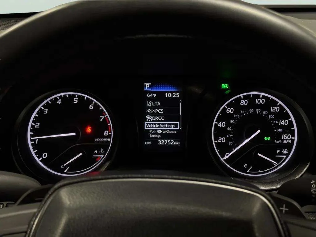 2024 Toyota Camry SE - Photo 12