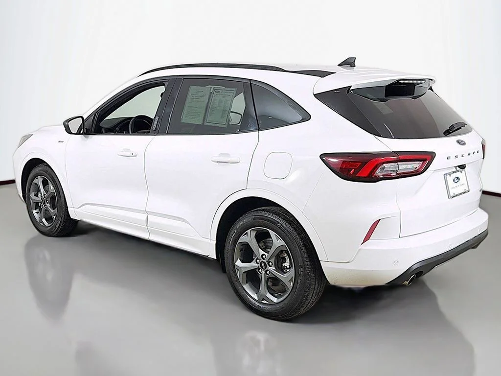 Certified Used 2023 Oxford White Ford ST-Line image 9