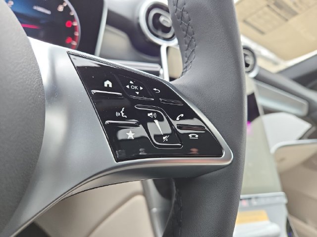 New 2026 Polar White Mercedes-Benz GLC300 image 18