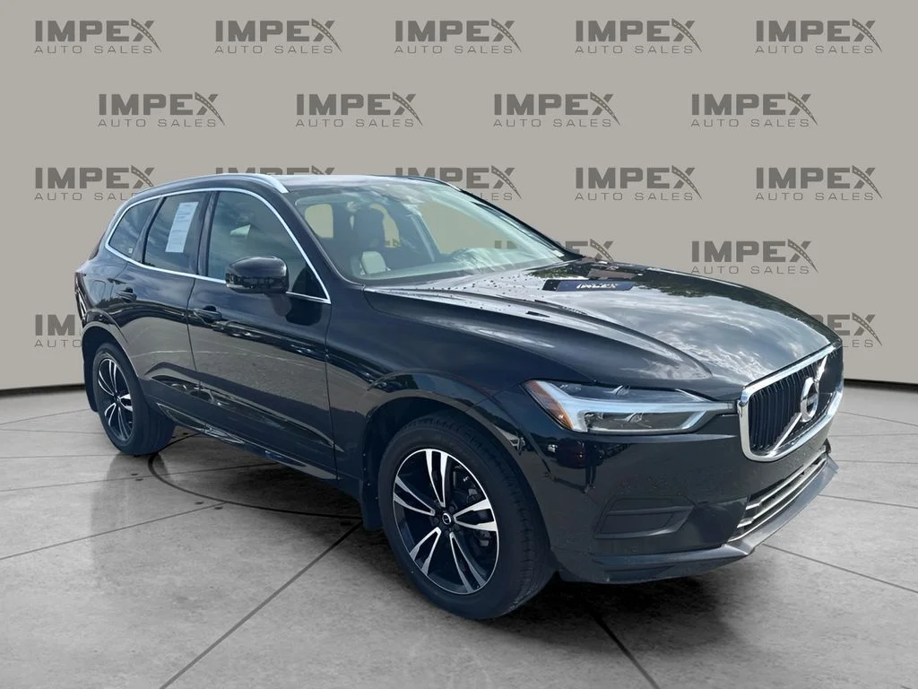 Used 2020 Black Volvo T5 Momentum image 4