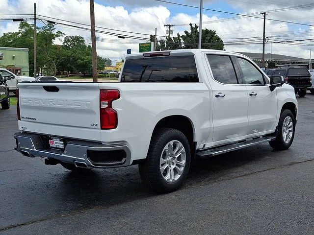 Used 2022 White Chevrolet LTZ image 7