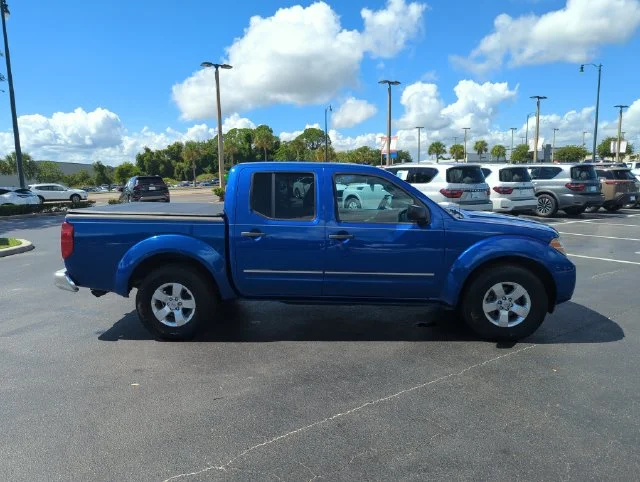Used 2012 Blue Nissan SV image 3