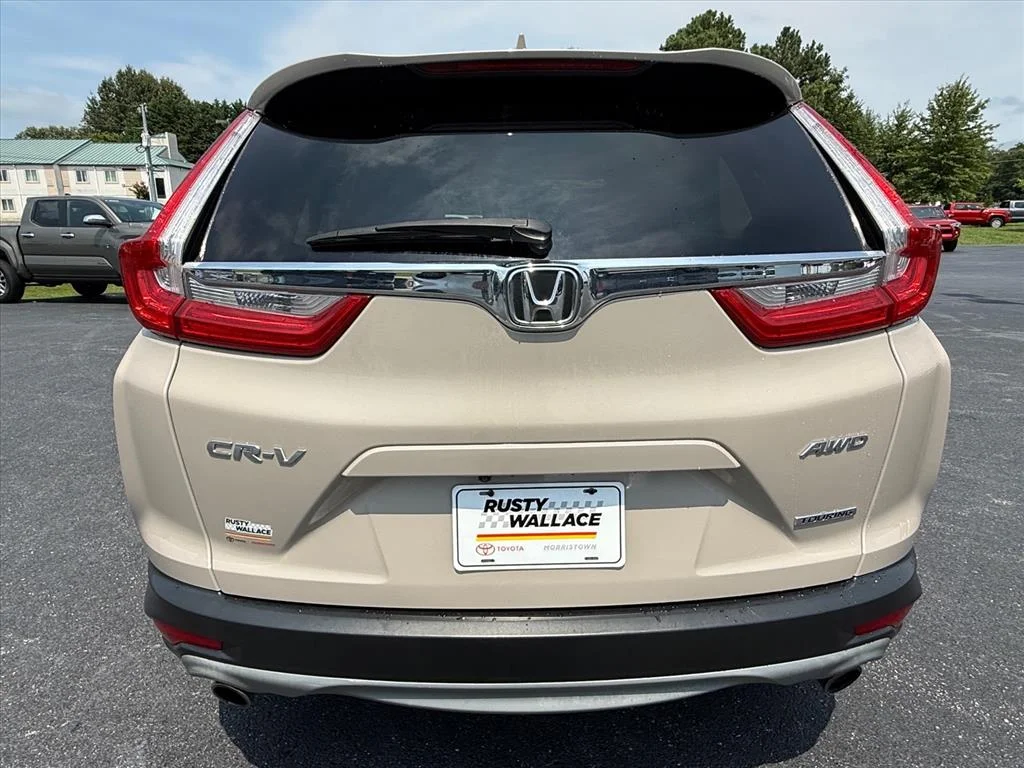 Used 2017 Gold Honda Touring image 6