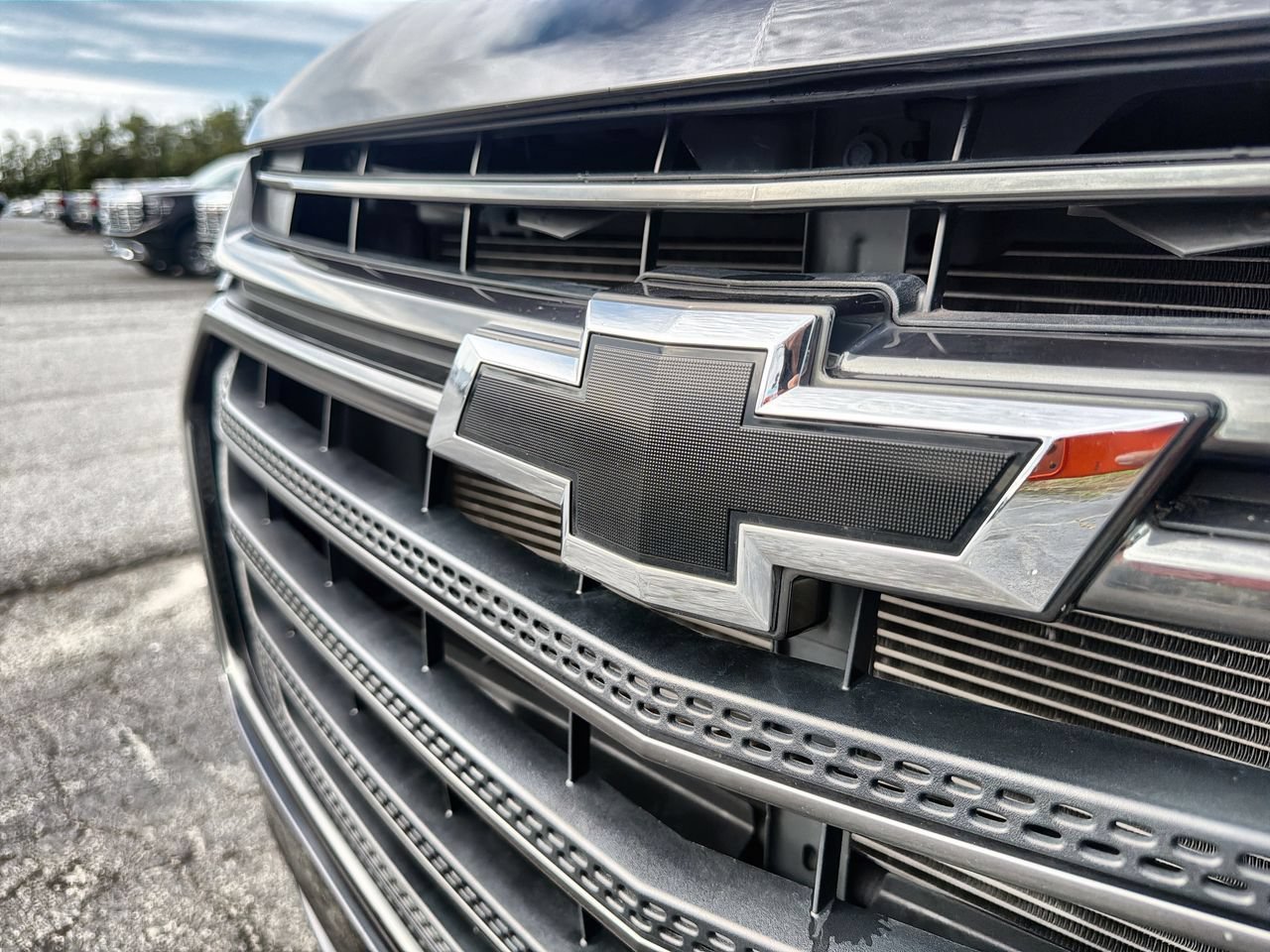 Used 2021 MOSAIC BLACK METALLIC Chevrolet Premier image 26