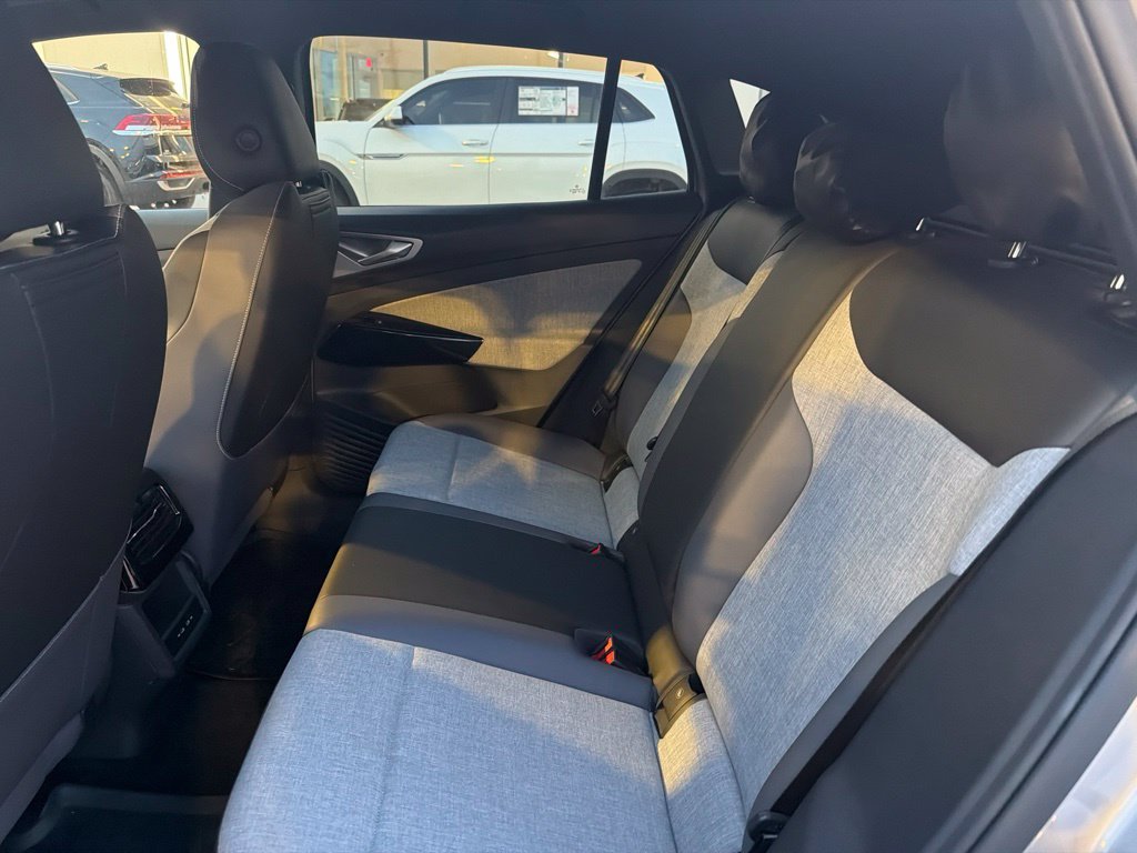 Used 2023 Silver Mist Metallic Volkswagen Pro image 9