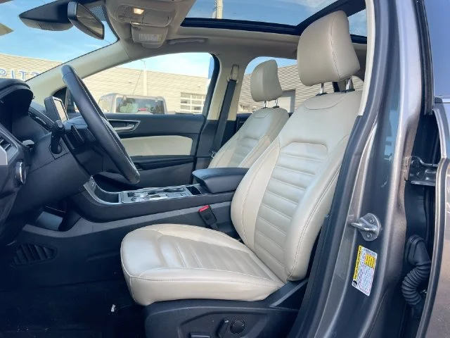 Used 2022 Gray Ford SEL image 22