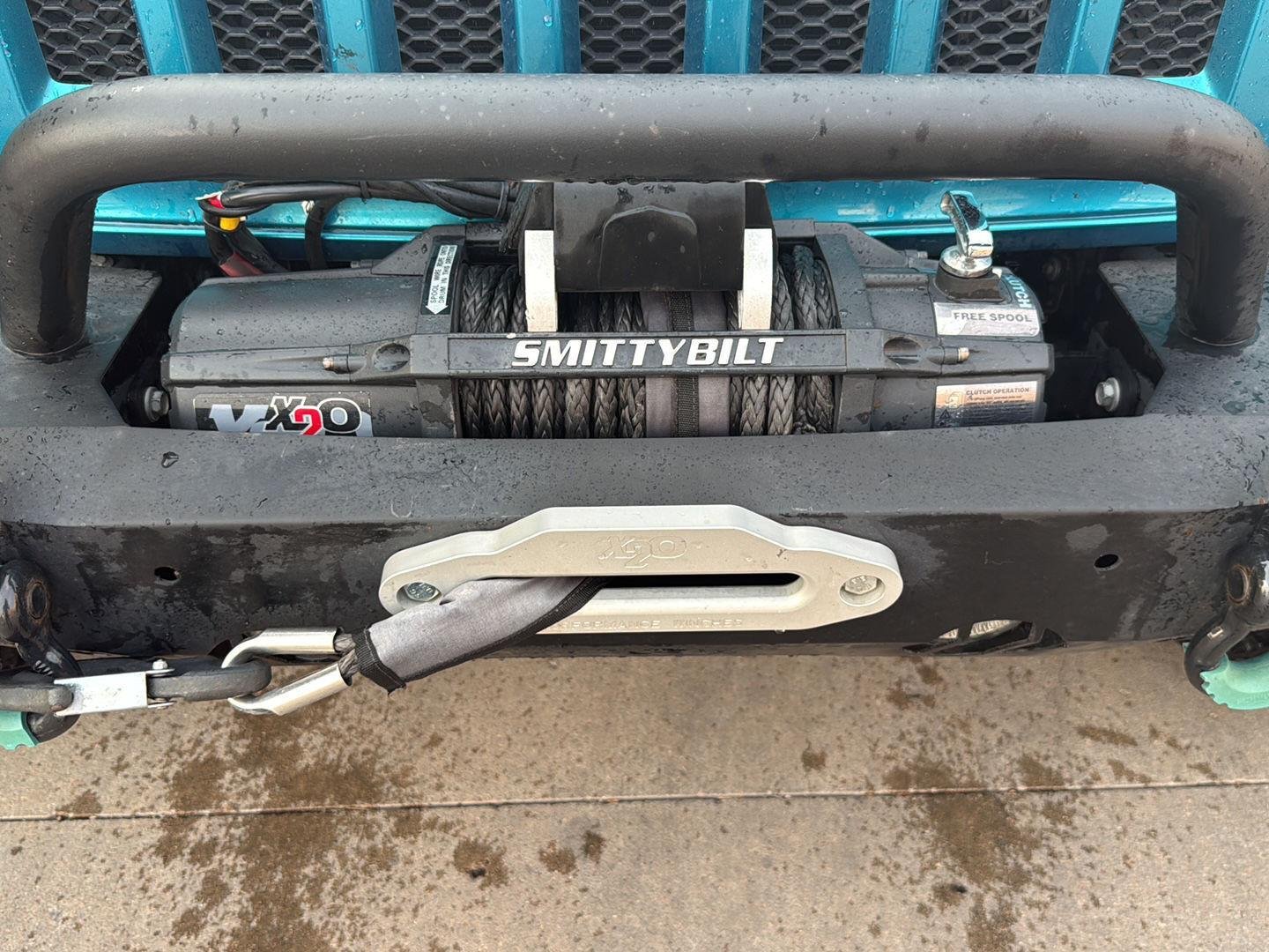 Used 2019 Bikini Pearlcoat Jeep Sport S image 3