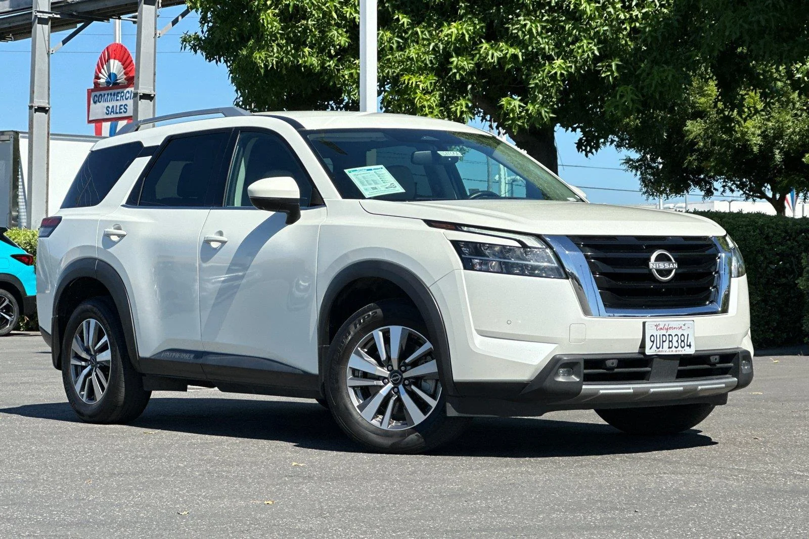 Used 2022 Pearl White Tricoat Nissan SL image 1