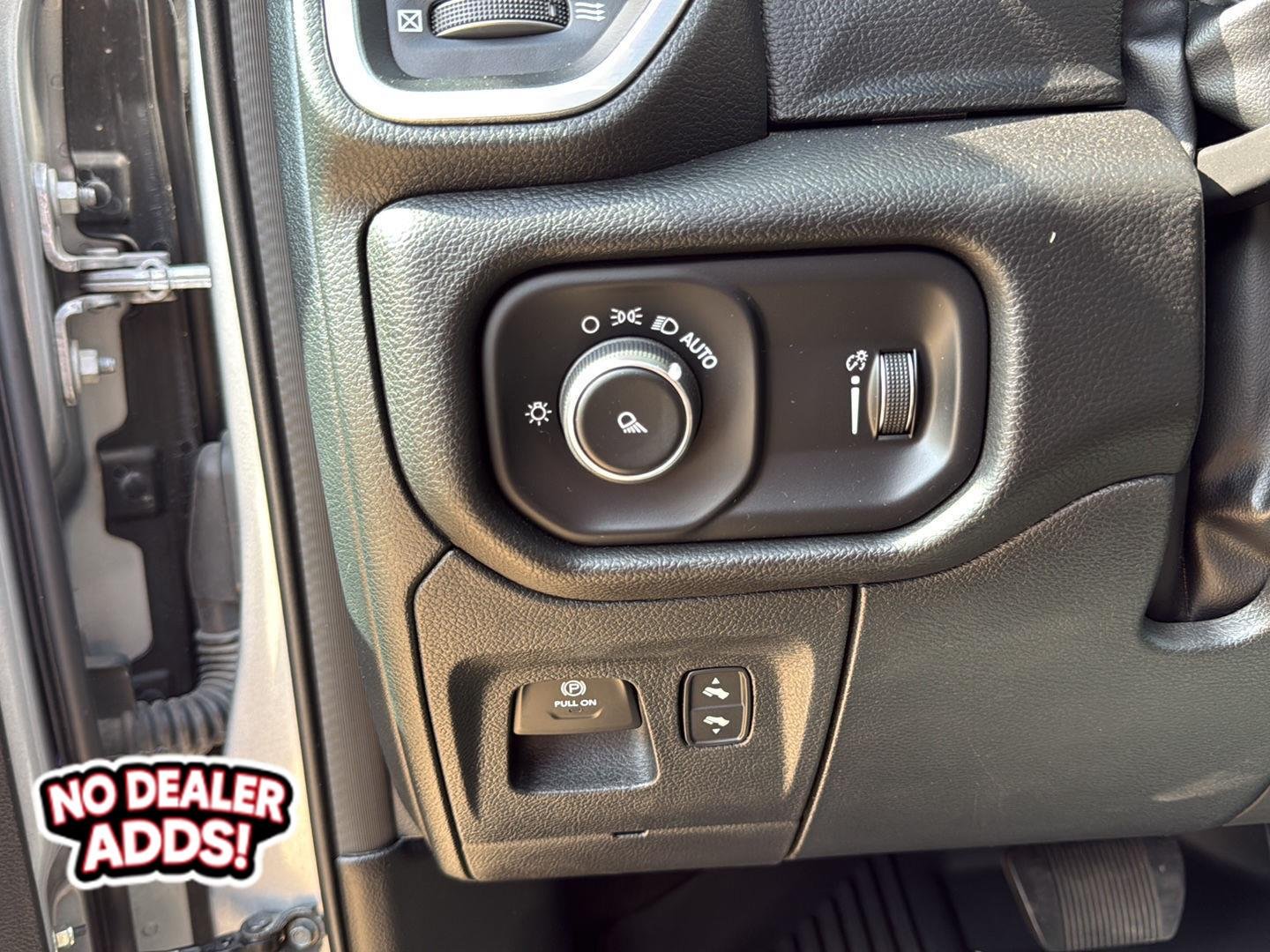Used 2023 Billet Silver Metallic Clearcoat Ram Laramie image 14