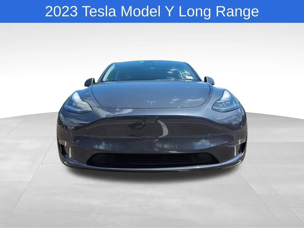 Used 2023  Tesla Long Range image 9