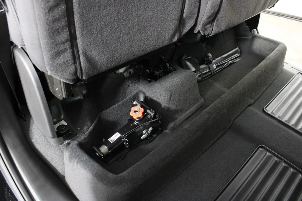 New 2026 Onyx Black GMC Elevation image 14