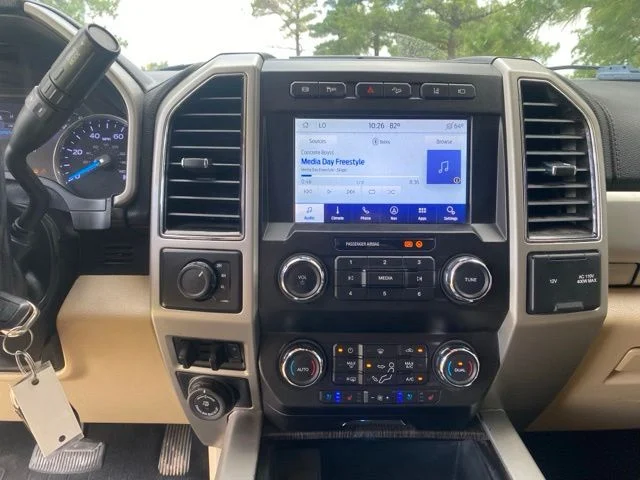 Used 2021 White Ford Lariat image 19