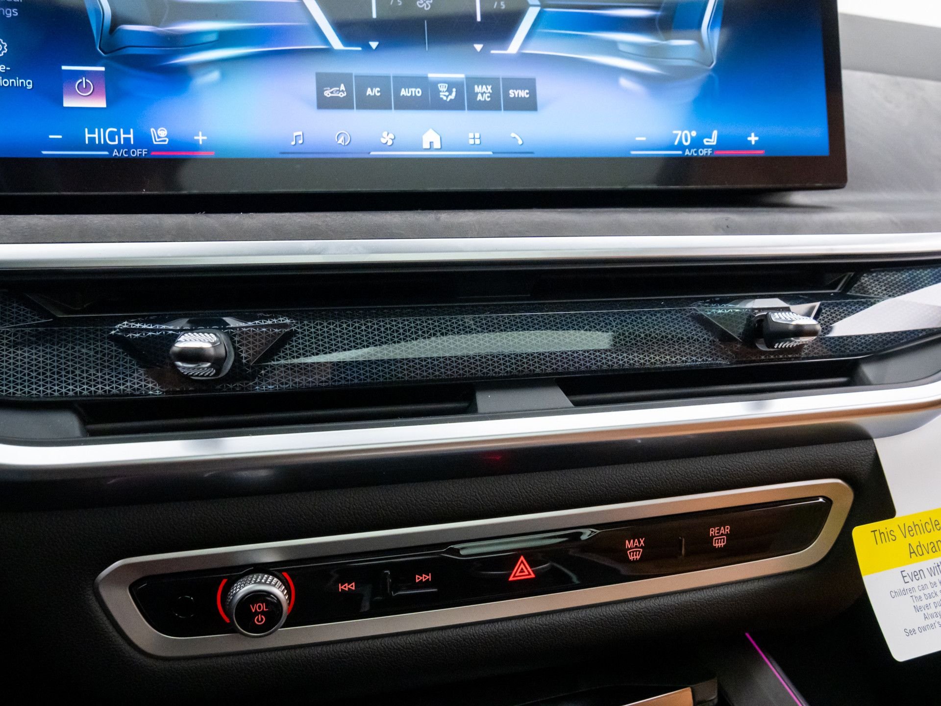 New 2026 Mineral White Metallic BMW xDrive40i image 30