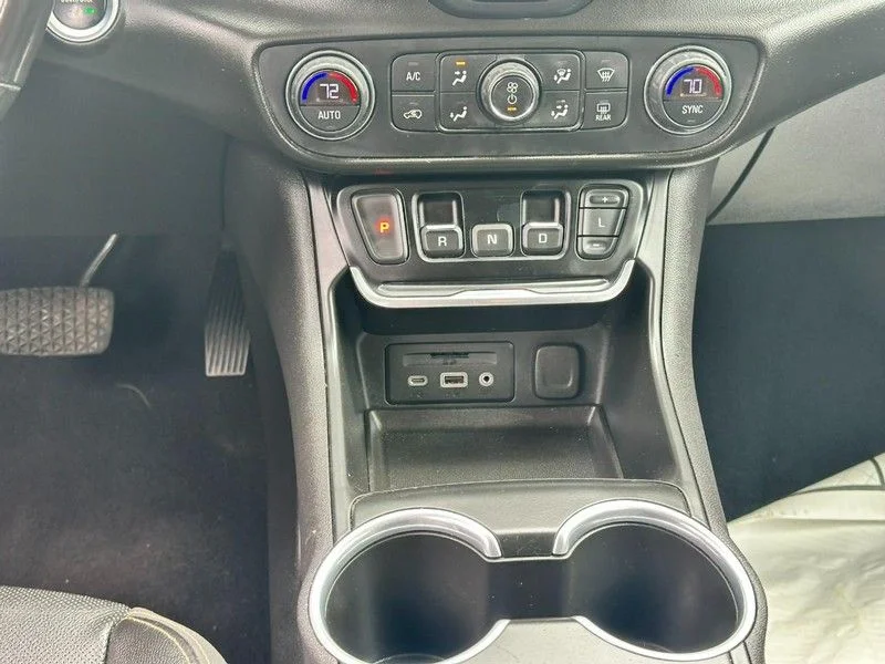 Used 2021 White GMC SLT image 14