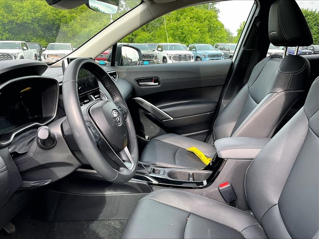 Used 2025 Beige Toyota XLE image 4