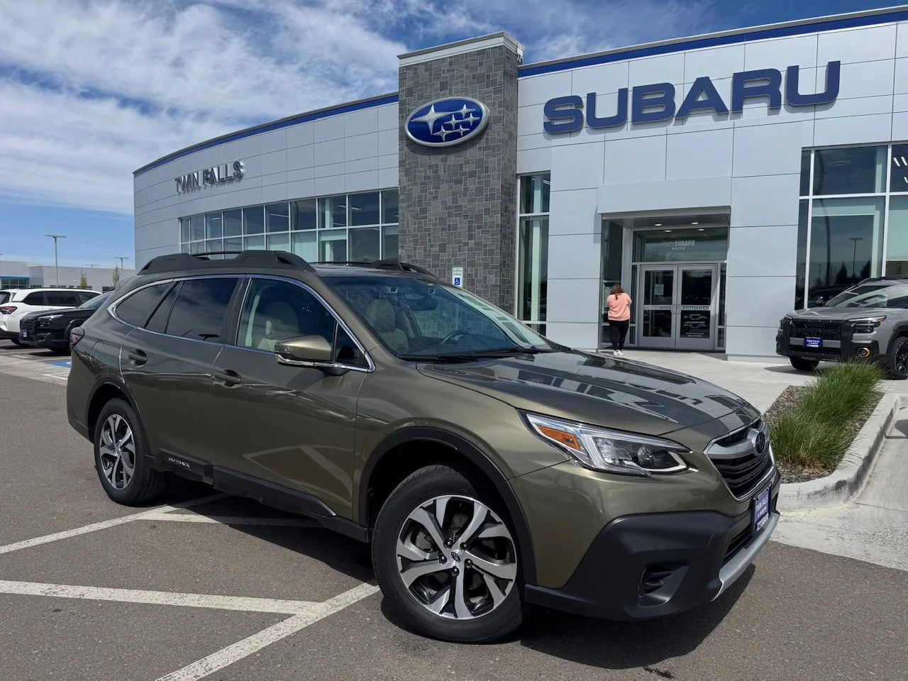2022 Subaru Outback Limited's photo