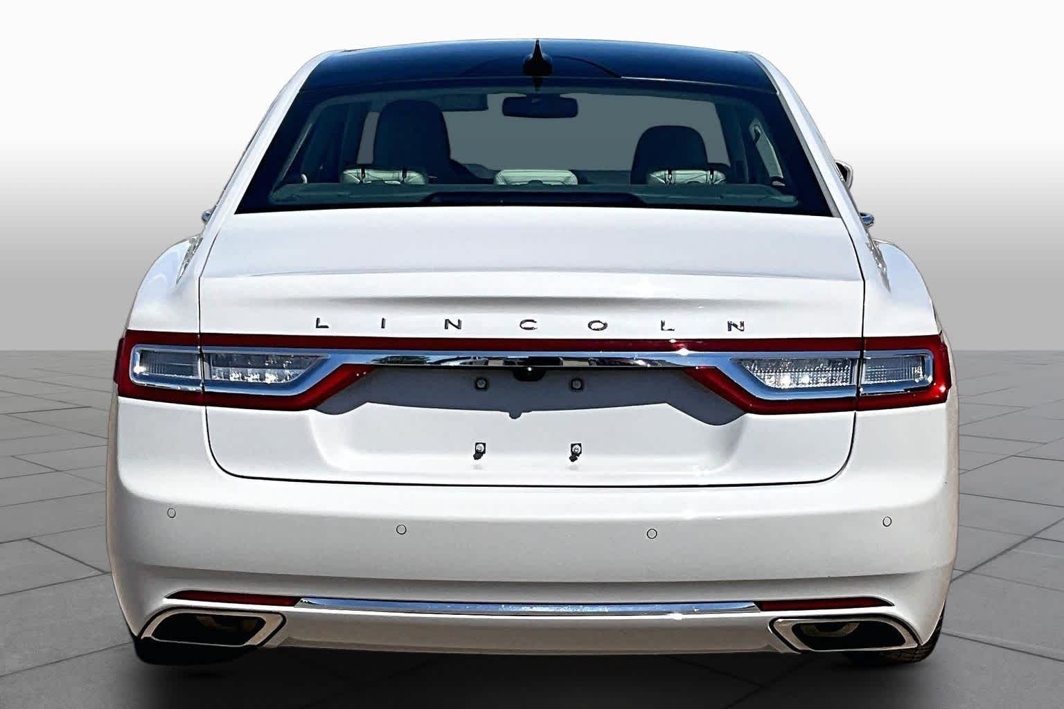Used 2019 Ceramic Pearl Metallic Lincoln Reserve image 4