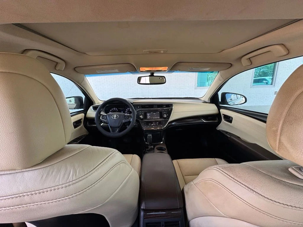 Used 2015  Toyota XLE Premium image 26
