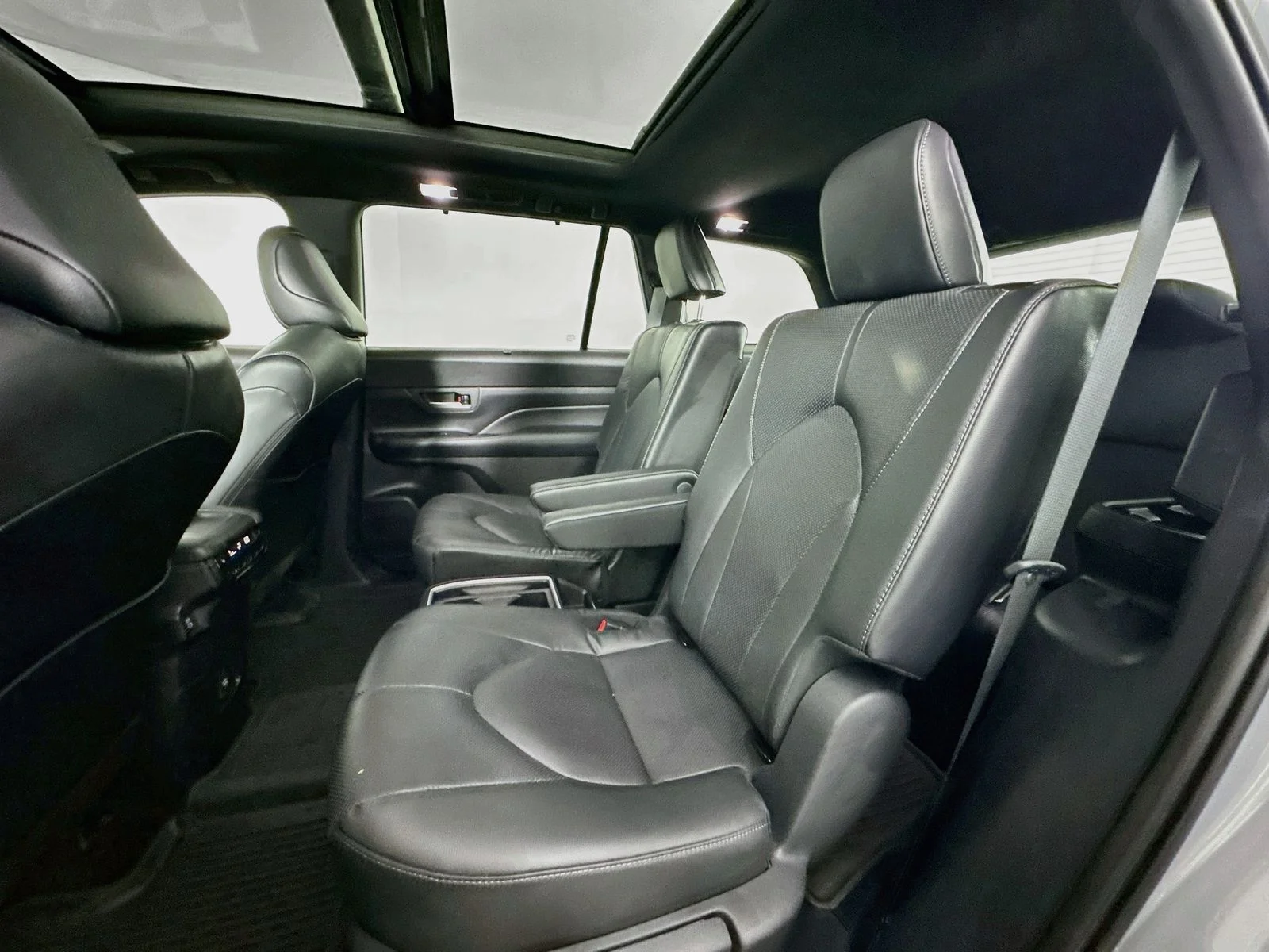 Used 2025  Toyota Nightshade Edition image 26
