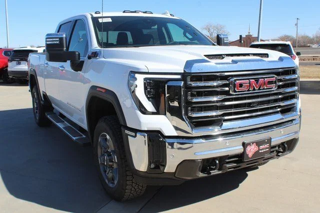 New 2026 White GMC SLT image 5