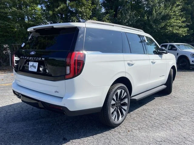 New 2027 Star White Metallic Tri-Coat Ford Platinum image 3
