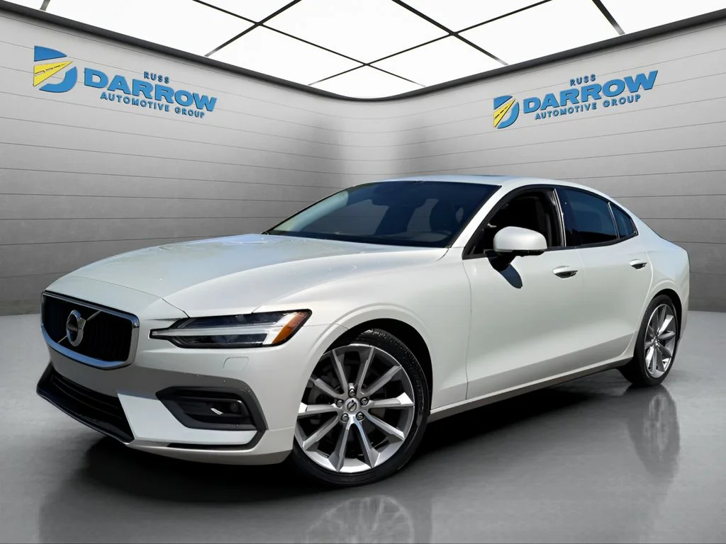 2019 Volvo S60 T5 Momentum's photo