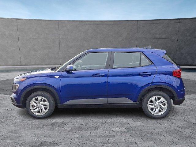 Certified Used 2022 Blue Hyundai SE image 6