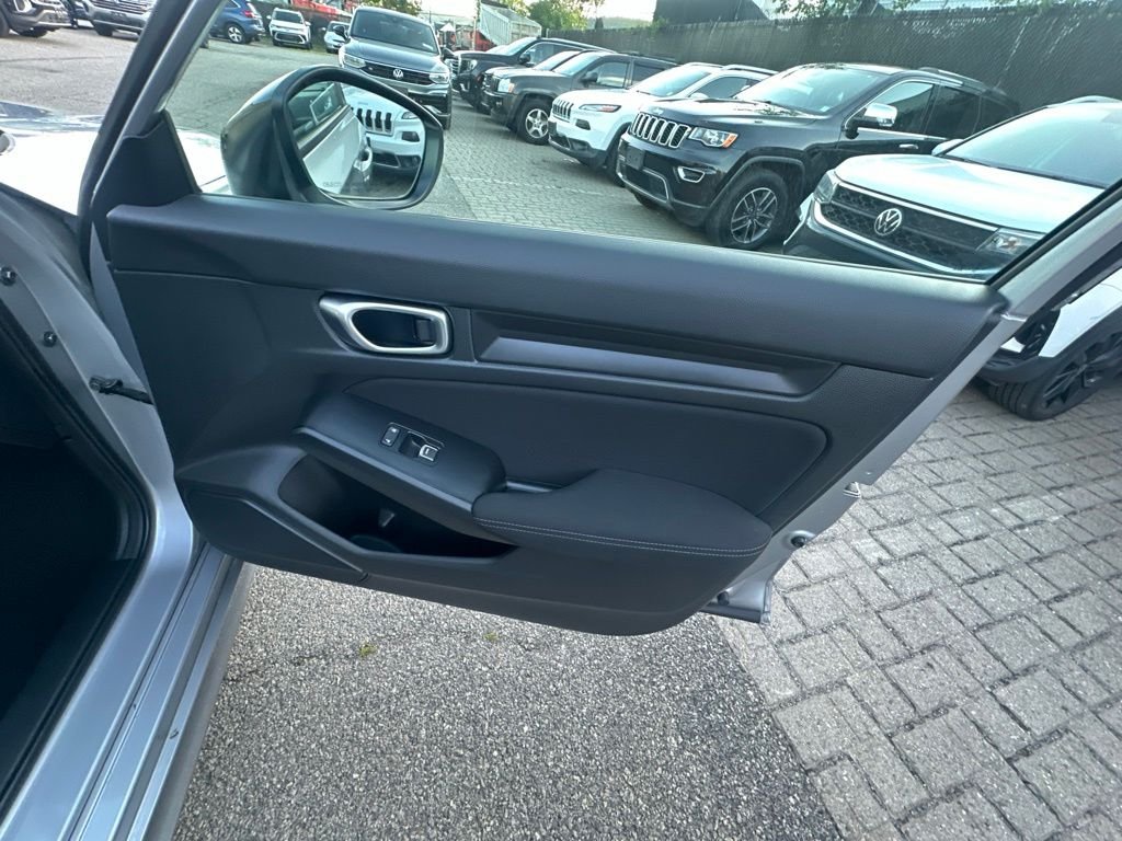 Used 2024  Honda Sport image 30