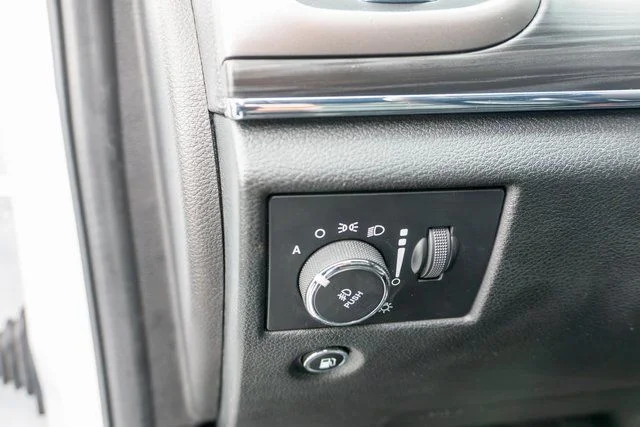 Used 2022 White Jeep Limited image 22