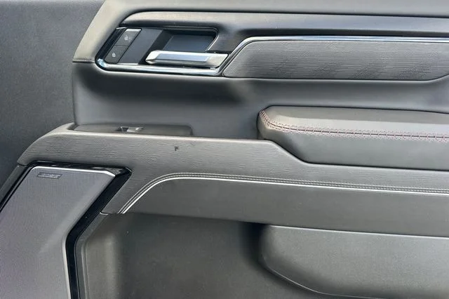 Used 2025 Silver GMC AT4X image 21