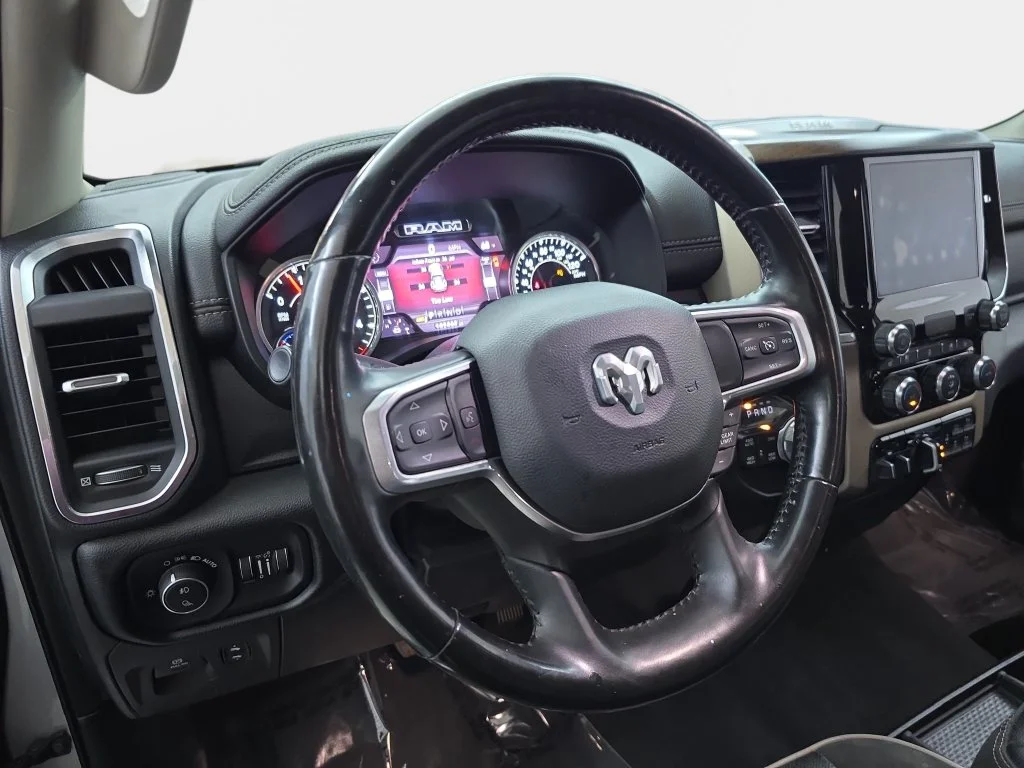 Used 2022 Silver Ram Laramie image 17