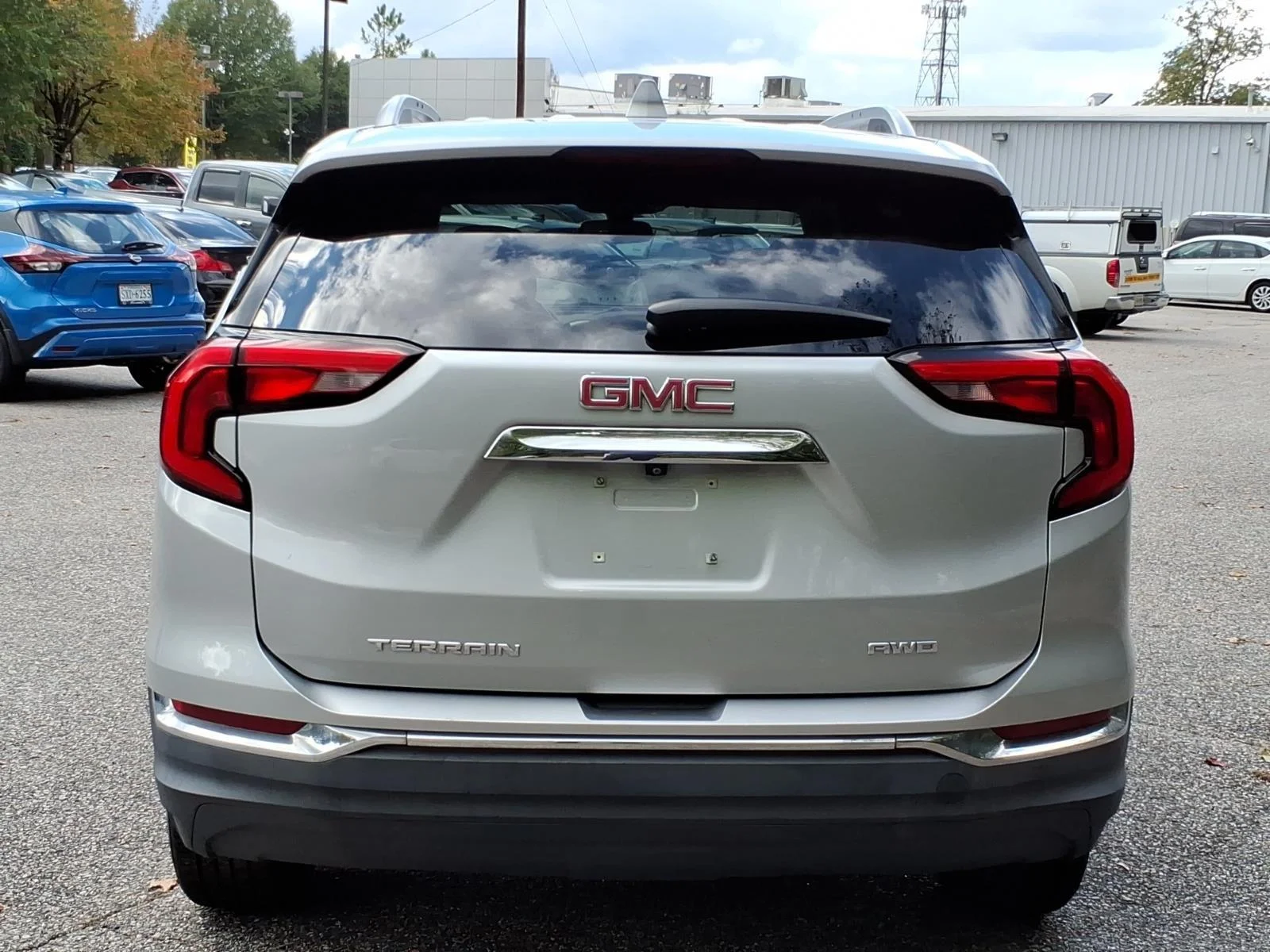 Used 2019 Quicksilver Metallic GMC SLT image 8