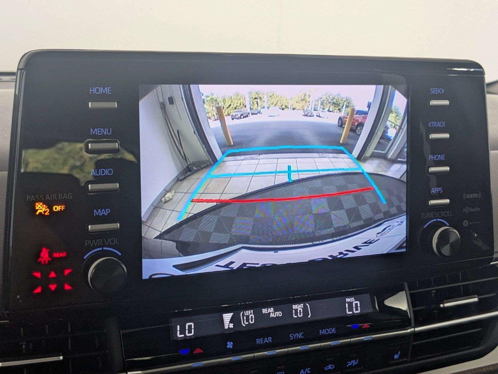 2024 Toyota Sienna XLE - Photo 23