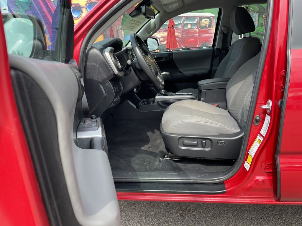 Used 2022 Red Toyota SR5 image 14
