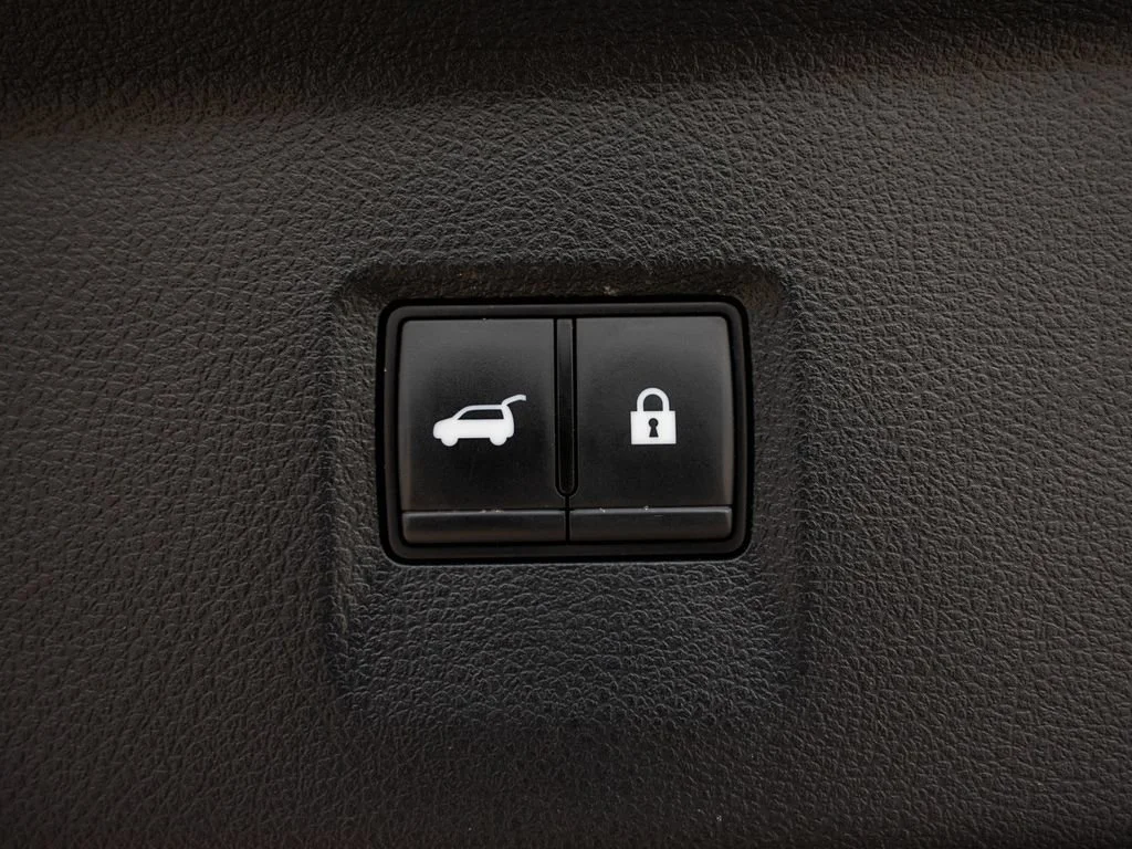 Used 2023 Moonbow Blue INFINITI Sensory image 23