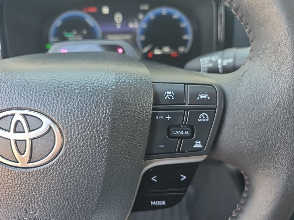 Used 2025 Red Toyota XLE image 19