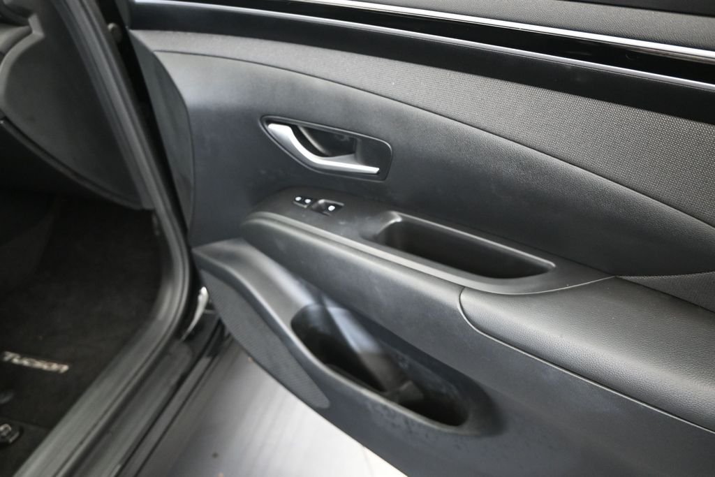 Used 2024 Black Hyundai SEL image 23