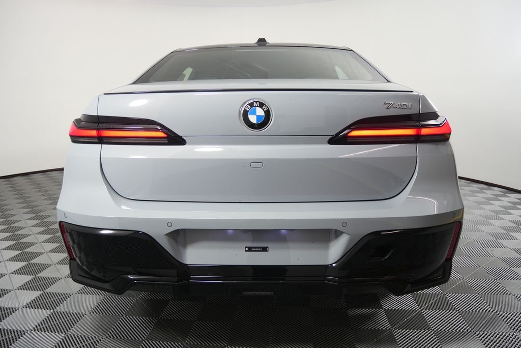 2025 Bmw 740i photo 3