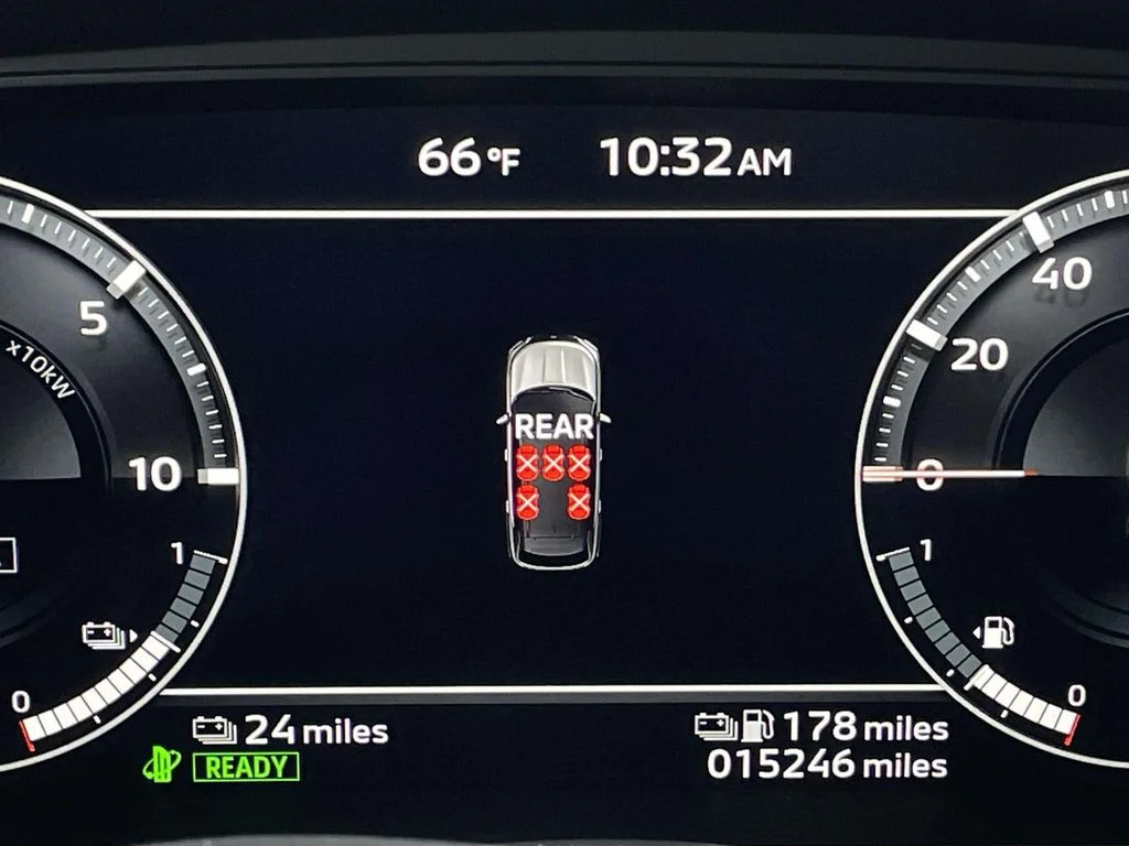 2025 Mitsubishi Outlander Plug-in Hybrid SE - Photo 15