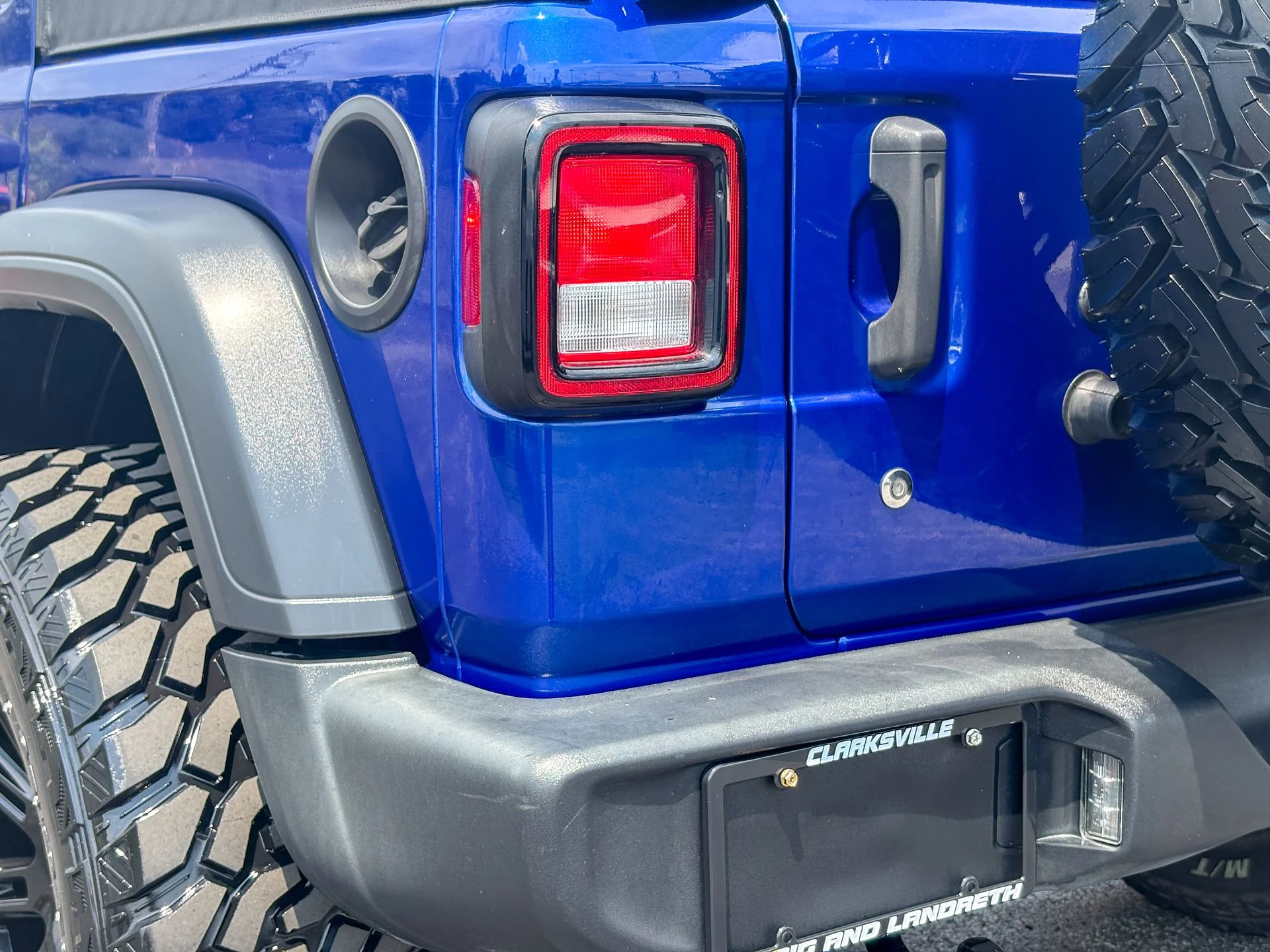 Used 2019 Blue Jeep Unlimited Sport image 9