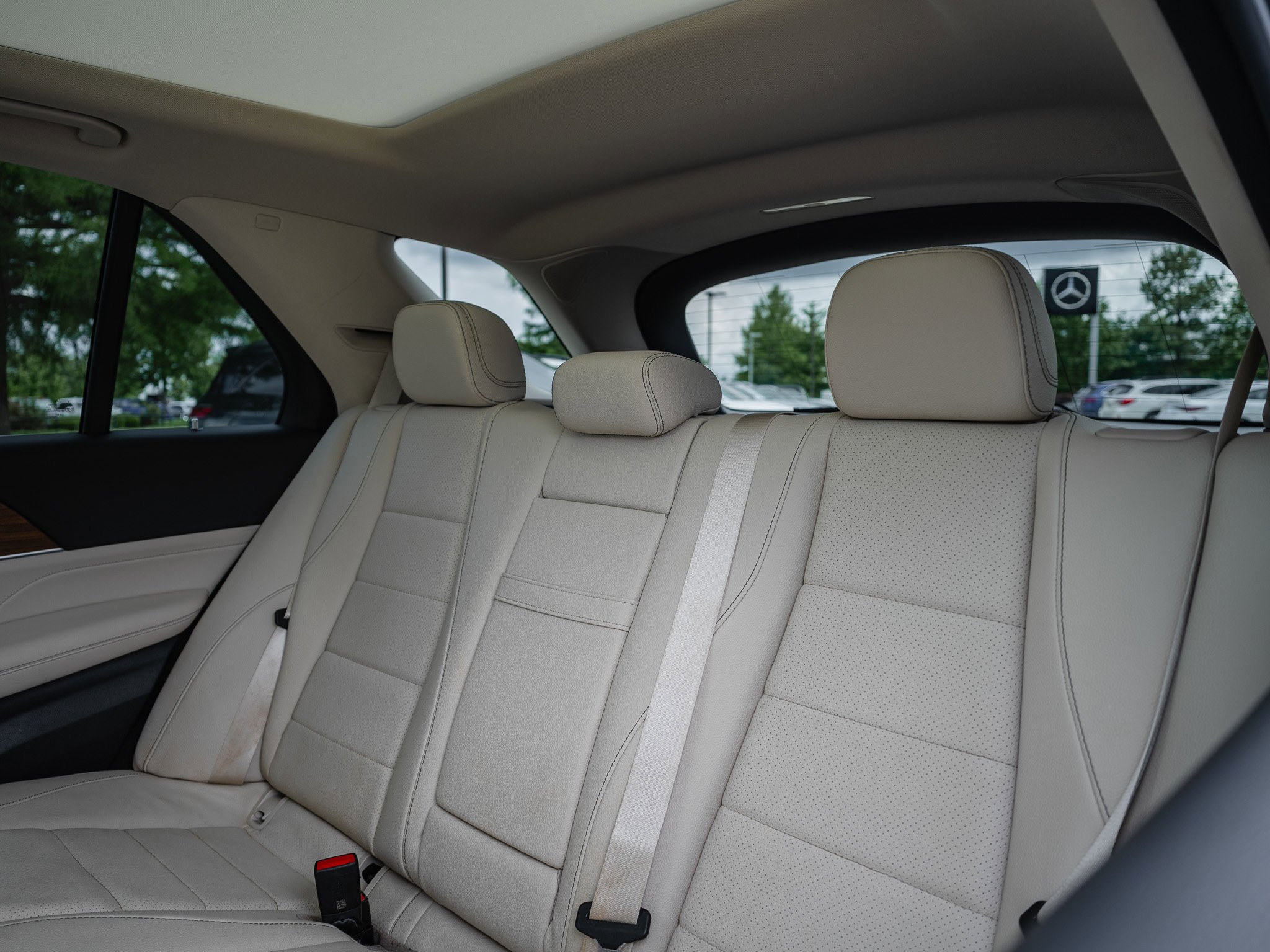 Used 2022 Gray Metallic Mercedes-Benz GLE 350 image 30