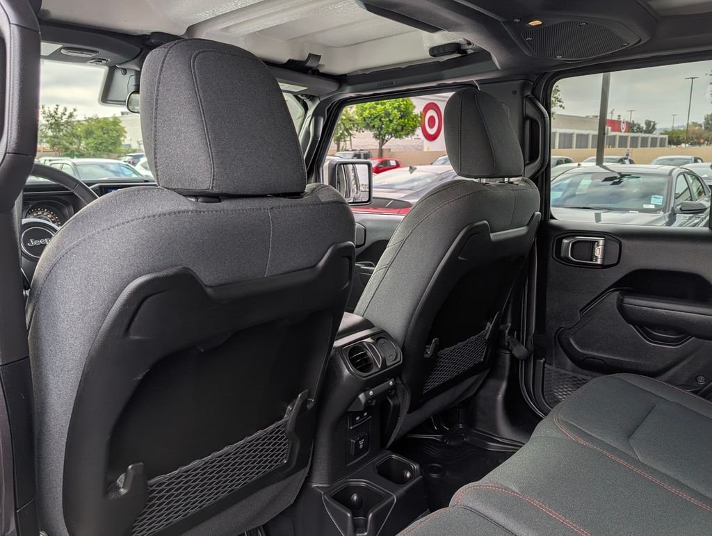 2025 Jeep Wrangler 4-Door Rubicon - Photo 13