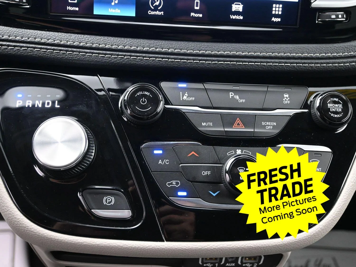 Used 2023 Bright White Clearcoat Chrysler Hybrid Touring L image 24