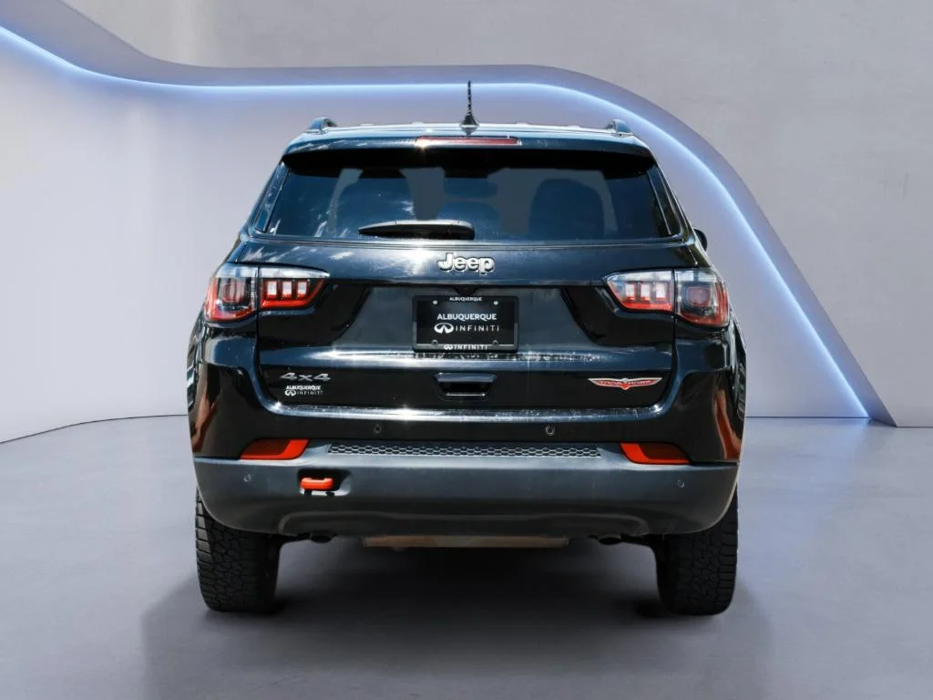 Used 2024  Jeep Trailhawk image 6