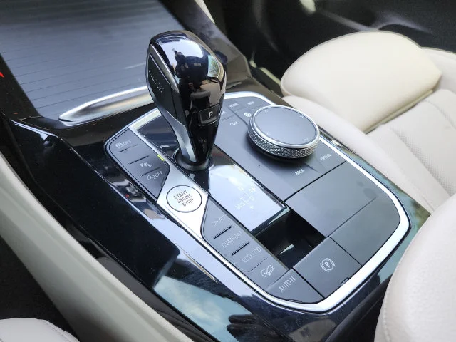 Used 2022 Black BMW xDrive30i image 33