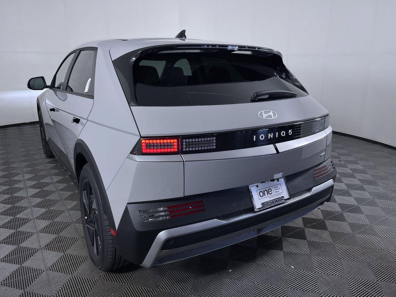 New 2026 Cyber Gray Hyundai SEL image 13